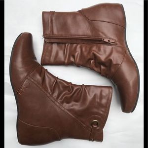 BRIGITTE BAILEY WOMEN’S BROWN ANKLE BOOTIES